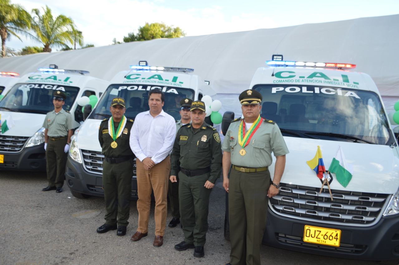 Livio Castillo, Comandante de la Policía Metropolitana; Alcalde de Neiva, Rodrigo Lara Sánchez, Brigadier General, Norberto Mújica Jaime, Comandante Región de Policía Dos y Mayor Luis Felipe Durán, Comandante de la estación Neiva.